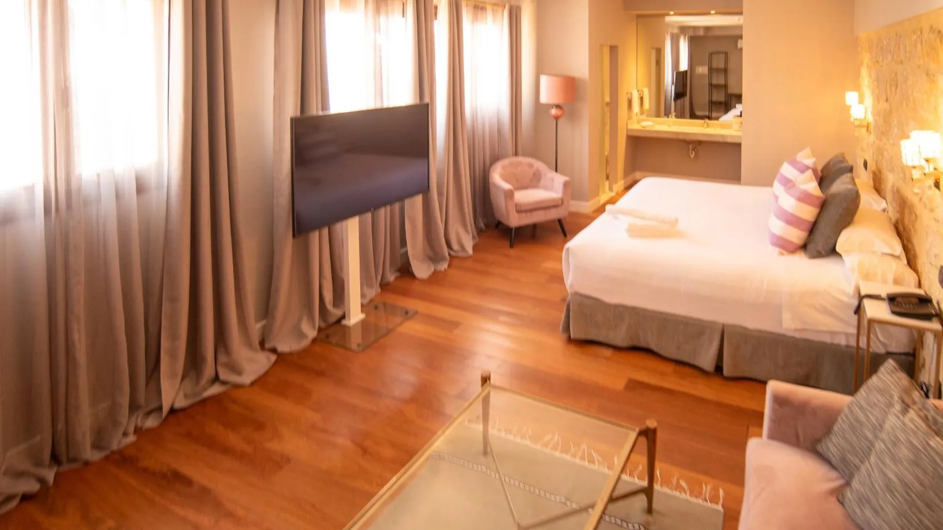 אובדה Hotel Don Juan Boutique 4*,